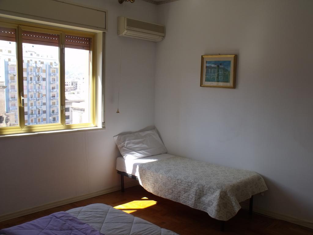 A Tre Passi Dal Centro Hotel Palermo Luaran gambar