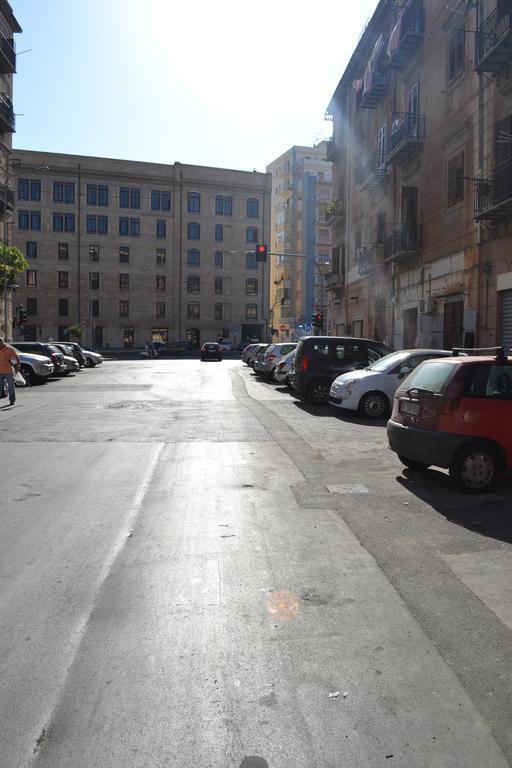 A Tre Passi Dal Centro Hotel Palermo Luaran gambar